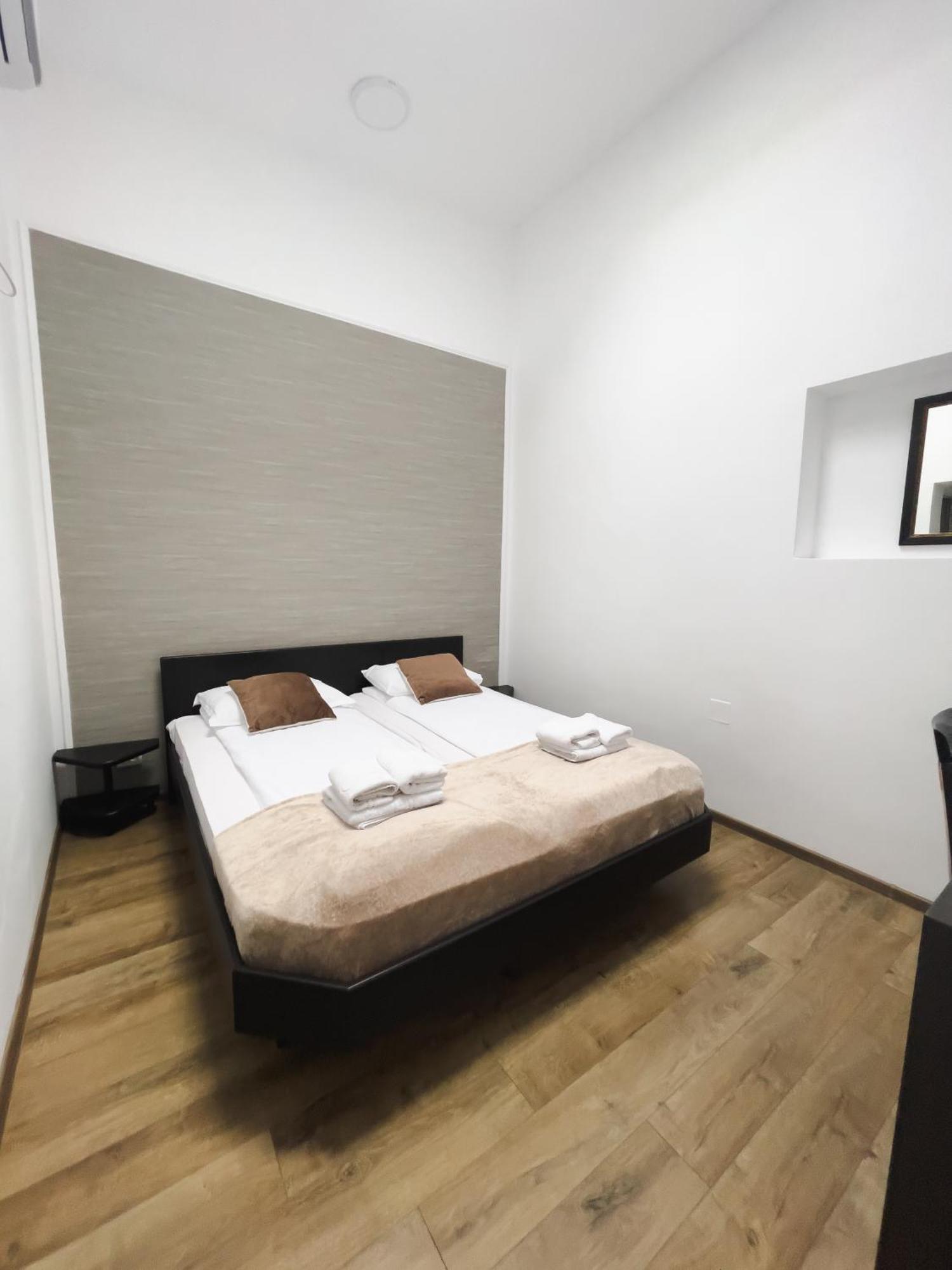 Hotel Myda Apahida Esterno foto