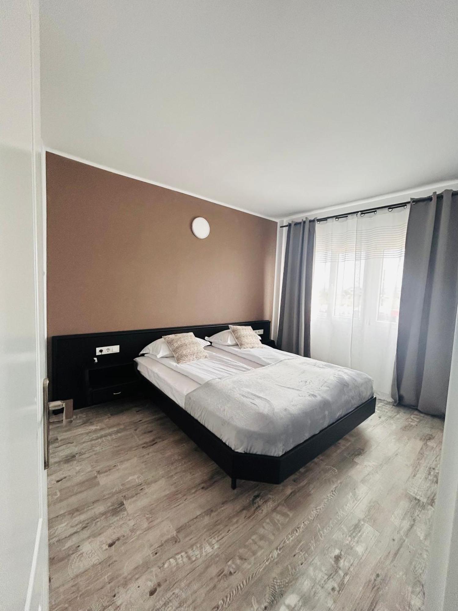 Hotel Myda Apahida Esterno foto