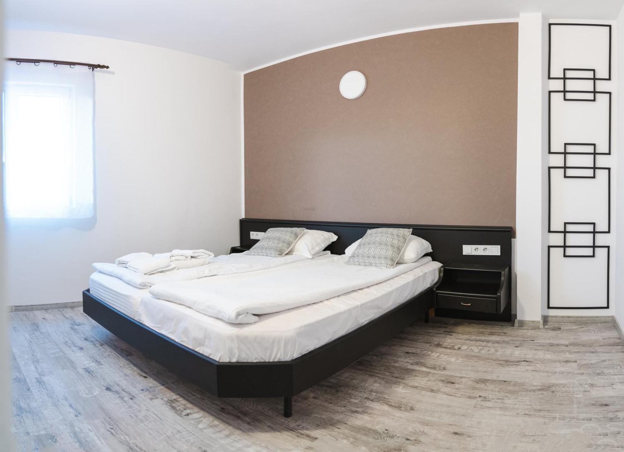 Hotel Myda Apahida Esterno foto