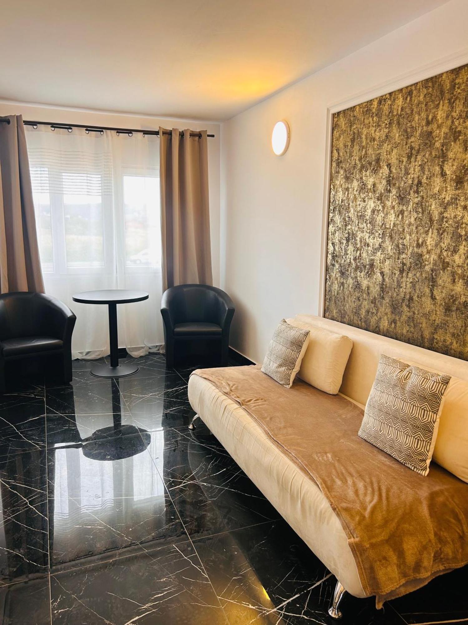 Hotel Myda Apahida Esterno foto