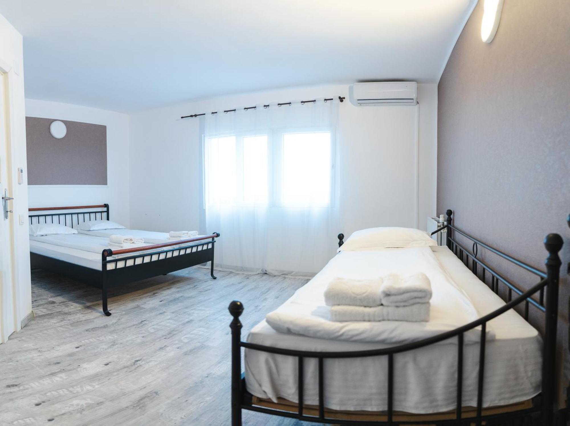 Hotel Myda Apahida Esterno foto