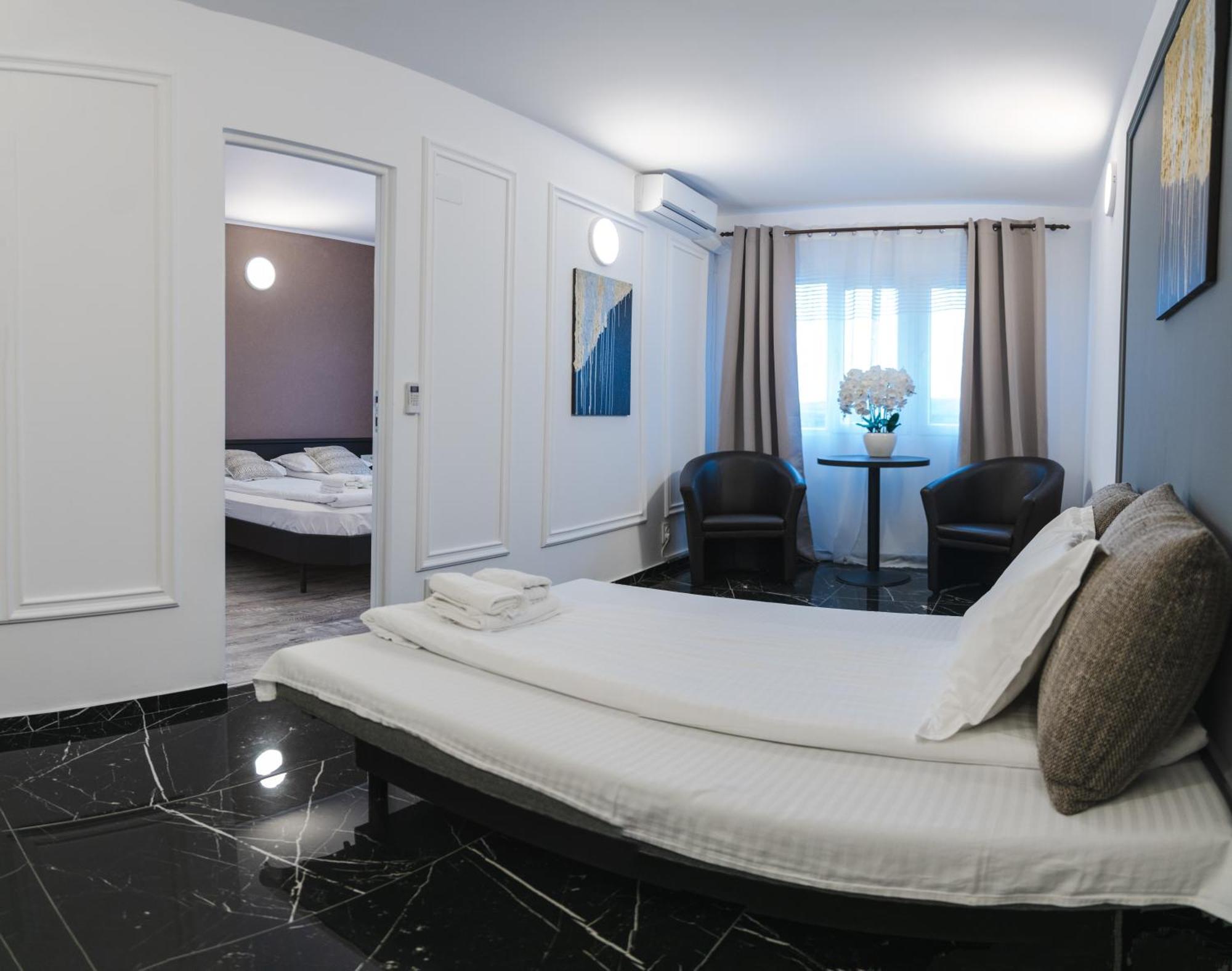 Hotel Myda Apahida Esterno foto