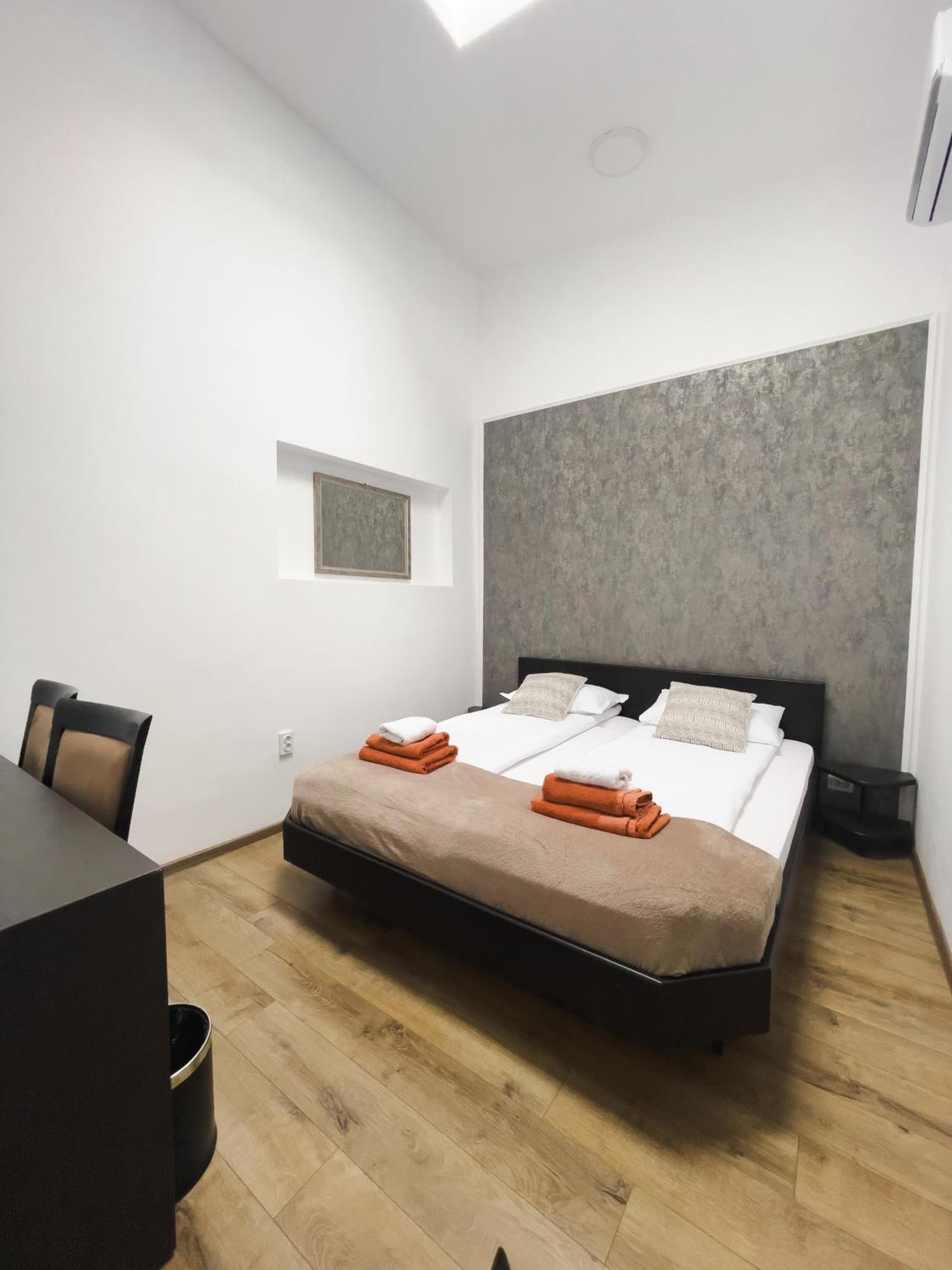 Hotel Myda Apahida Esterno foto